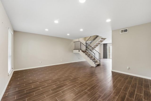 2325 Triway Lane 208, Houston, TX 77043