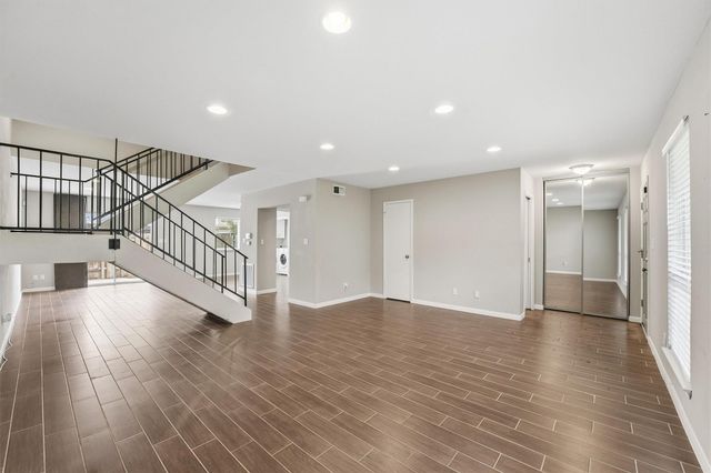 2325 Triway Lane 208, Houston, TX 77043