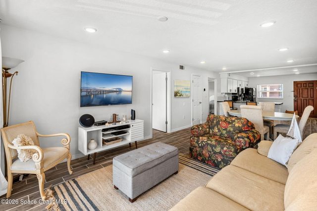 1318 S Miramar Avenue 208, Indialantic, FL 32903