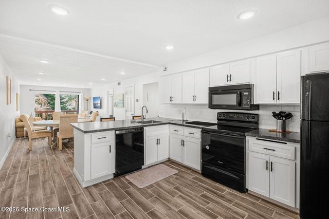 1318 S Miramar Avenue 208, Indialantic, FL 32903