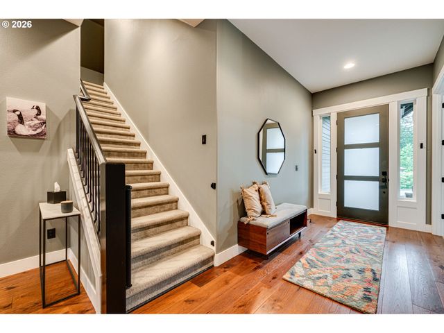 108 W 16TH St, La Center, WA 98629