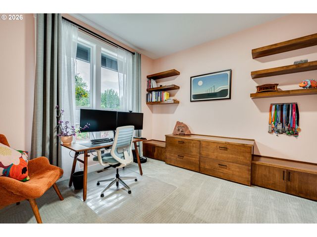 108 W 16TH St, La Center, WA 98629