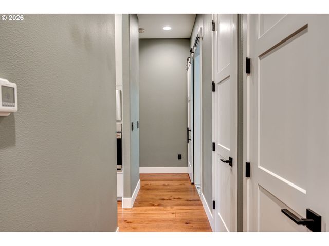 108 W 16TH St, La Center, WA 98629