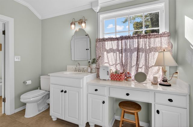 367 Pierremont Road, Shreveport, LA 71106