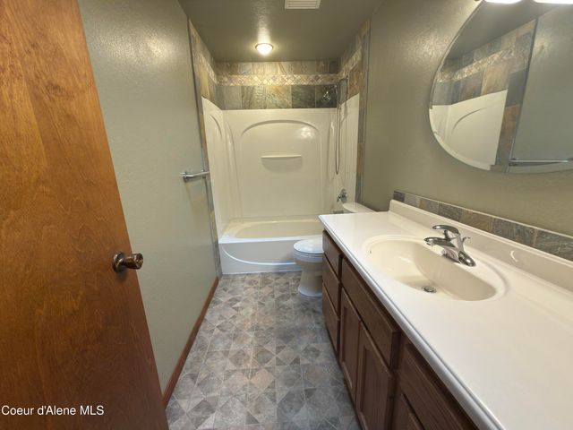 12787 N Emerald DR, Hayden, ID 83835