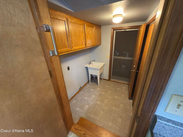 12787 N Emerald DR, Hayden, ID 83835