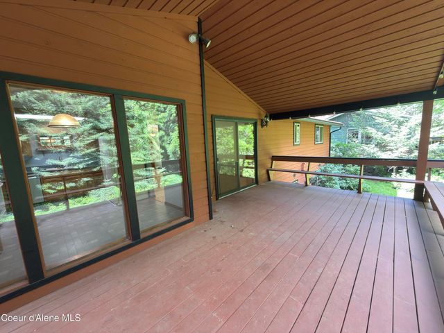 12787 N Emerald DR, Hayden, ID 83835