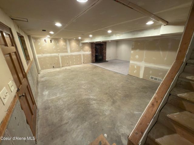 12787 N Emerald DR, Hayden, ID 83835