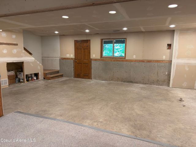 12787 N Emerald DR, Hayden, ID 83835