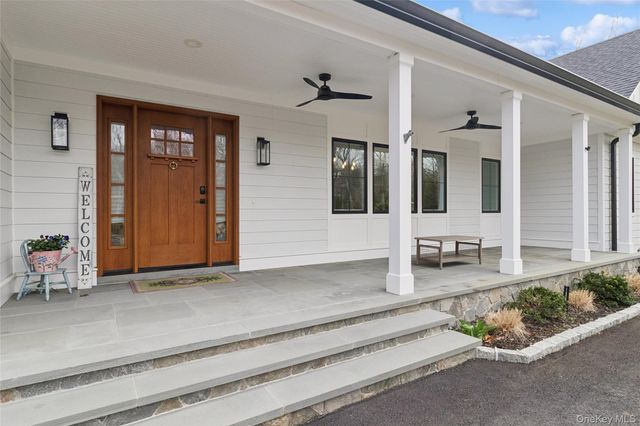 47 Old Riverhead Road, Hampton Bays, NY 11946