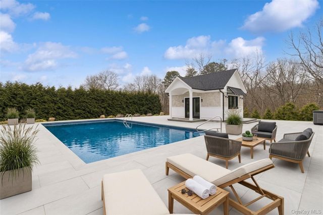 47 Old Riverhead Road, Hampton Bays, NY 11946