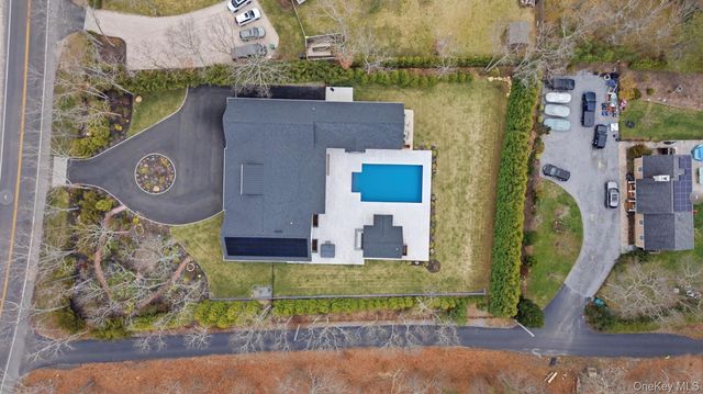 47 Old Riverhead Road, Hampton Bays, NY 11946