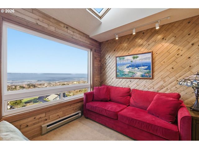 333 PACIFIC VIEW Dr, Rockaway Beach, OR 97136