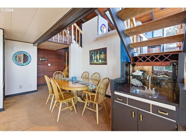 333 PACIFIC VIEW Dr, Rockaway Beach, OR 97136