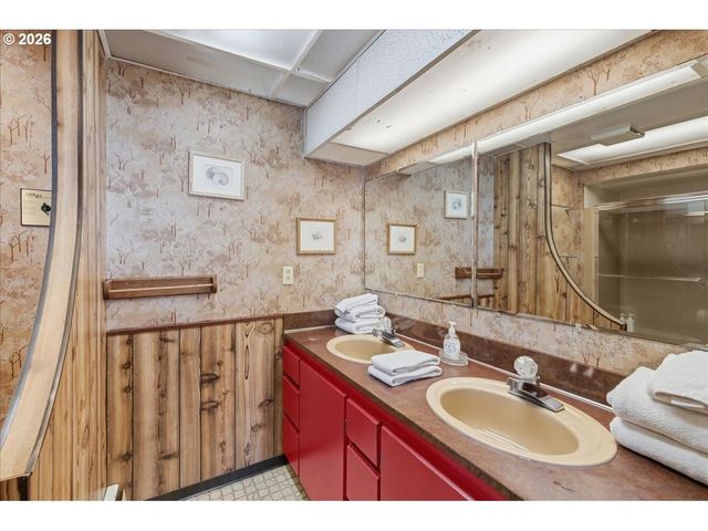 333 PACIFIC VIEW Dr, Rockaway Beach, OR 97136