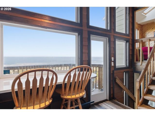 333 PACIFIC VIEW Dr, Rockaway Beach, OR 97136