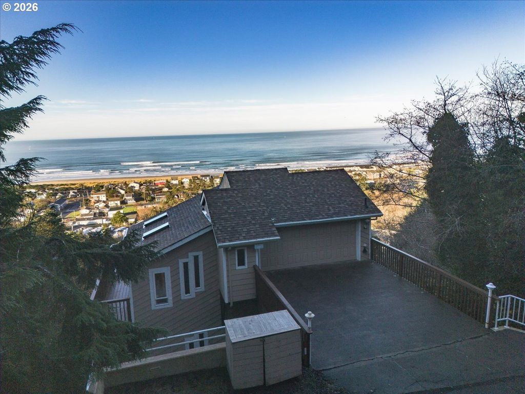333 PACIFIC VIEW Dr, Rockaway Beach, OR 97136