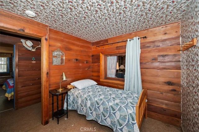 4 Lakeview Track, Fawnskin, CA 92333