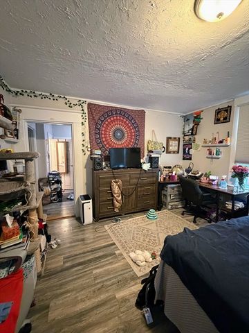 13 Nonantum 1R, Newton, MA 02458