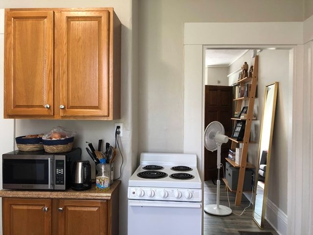 13 Nonantum 1R, Newton, MA 02458