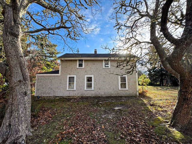 30 Pond Street, Osterville, MA 02655