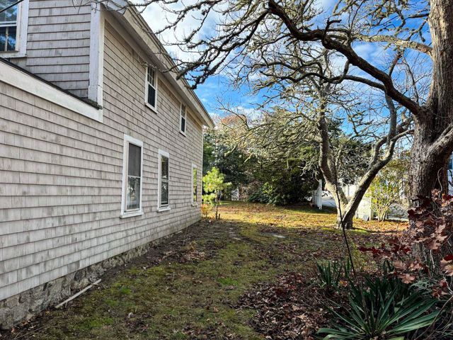 30 Pond Street, Osterville, MA 02655