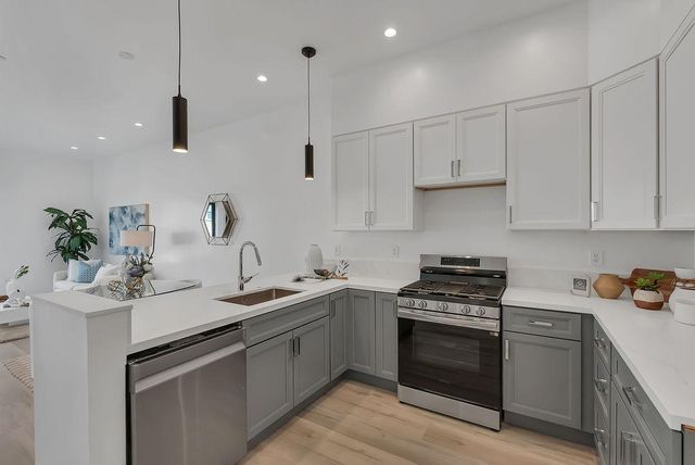 889 McLellan Drive 205, South San Francisco, CA 94080
