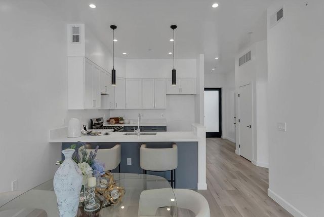 889 McLellan Drive 205, South San Francisco, CA 94080