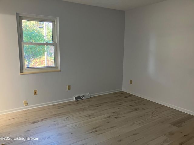 1512 Cypress Dr, Radcliff, KY 40160