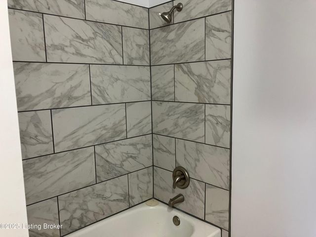 1512 Cypress Dr, Radcliff, KY 40160