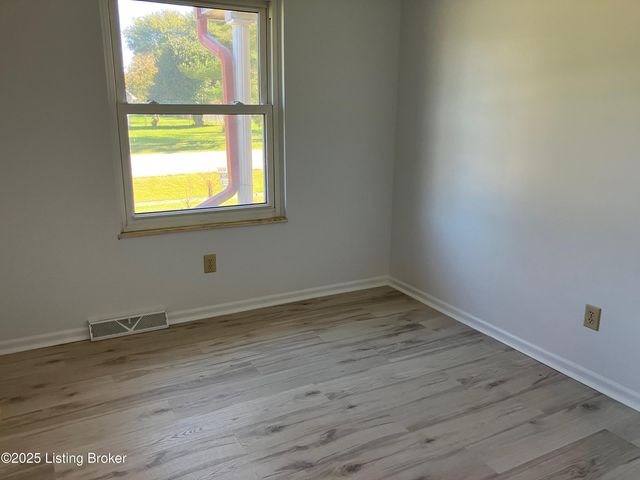 1512 Cypress Dr, Radcliff, KY 40160