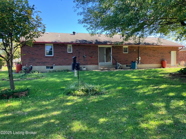 1512 Cypress Dr, Radcliff, KY 40160