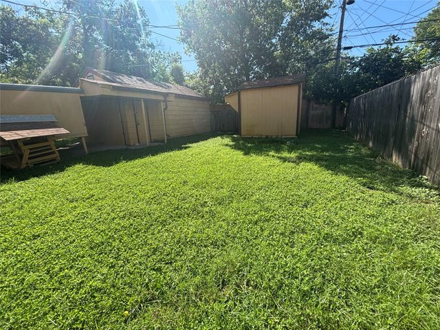 3720 Live Oak Avenue, Waco, TX 76708