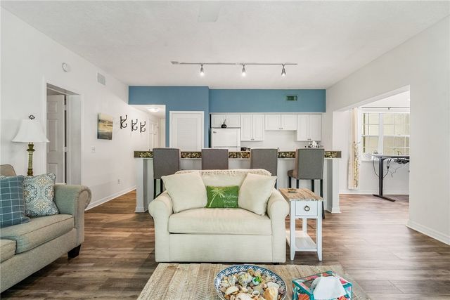 1215 Winding Oaks Circle E 403, Vero Beach, FL 32963