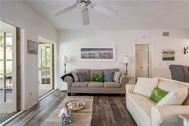 1215 Winding Oaks Circle E 403, Vero Beach, FL 32963