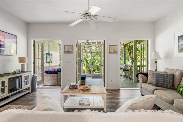 1215 Winding Oaks Circle E 403, Vero Beach, FL 32963