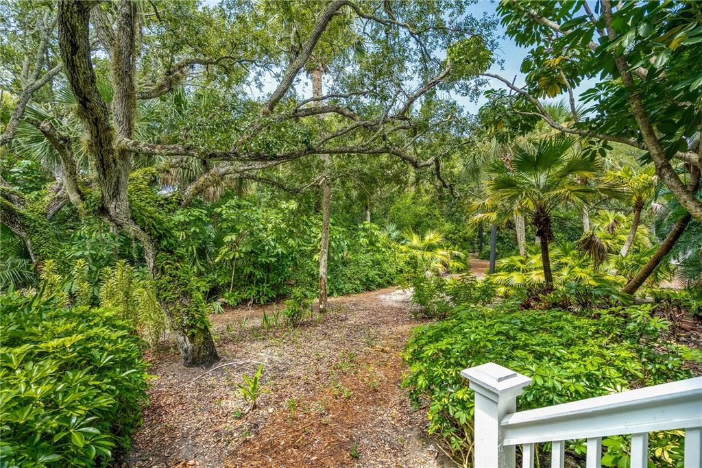 1215 Winding Oaks Circle E 403, Vero Beach, FL 32963
