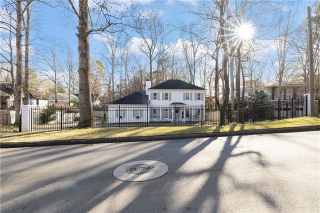 195 County Cork Drive, Mableton, GA 30126