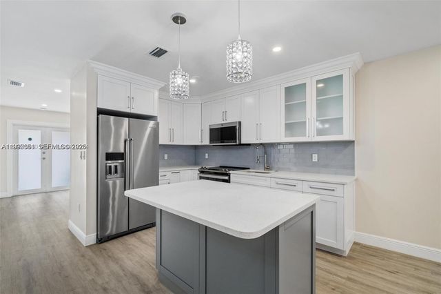 330 W 74th Pl 330, Hialeah, FL 33014