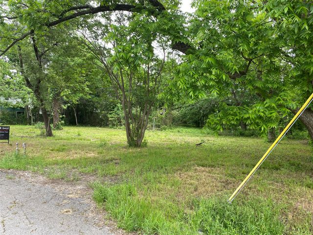 102 Elm Street, Bonham, TX 75418