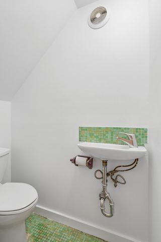 379 E 8th Street, New York City, NY 11218