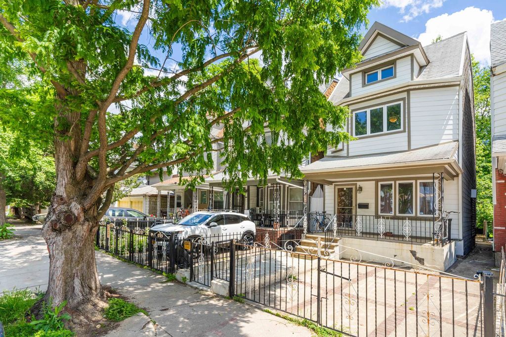 379 E 8th Street, New York City, NY 11218