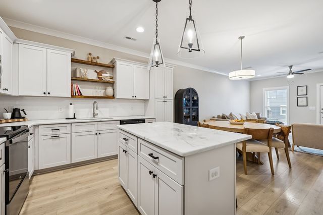 969 Ashland Place Dr, Nashville, TN 37218