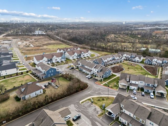 969 Ashland Place Dr, Nashville, TN 37218