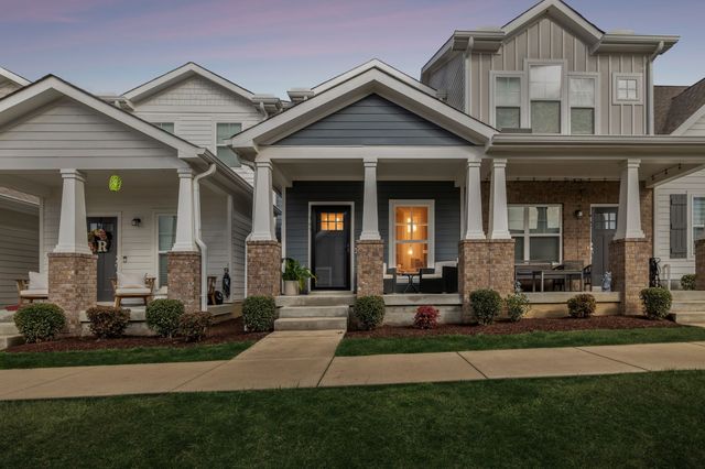 969 Ashland Place Dr, Nashville, TN 37218