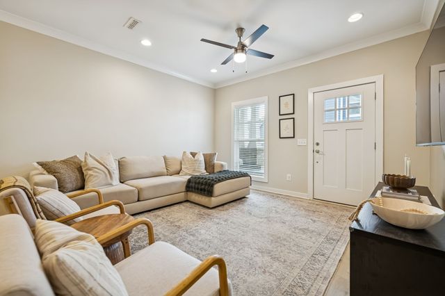 969 Ashland Place Dr, Nashville, TN 37218