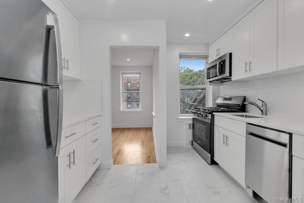 66-33 Yellowstone Boulevard 5D, Forest Hills, NY 11375 — exterior