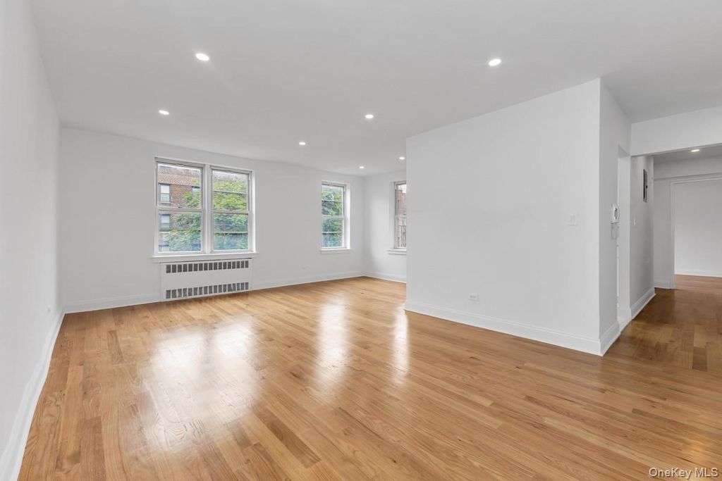 66-33 Yellowstone Boulevard 5D, Forest Hills, NY 11375 — photo 3