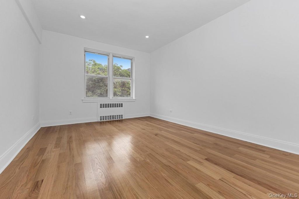 66-33 Yellowstone Boulevard 5D, Forest Hills, NY 11375 — photo 4