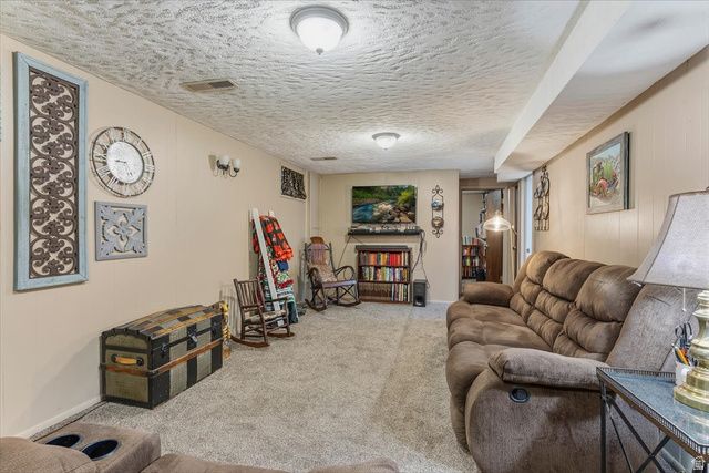 372 E 3250 N, North Ogden, UT 84414